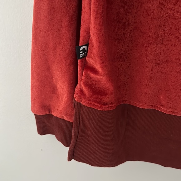 Rags to Raches red velour snowflake geostar sweatshirt adult size small women’s - Picture 5 of 7
